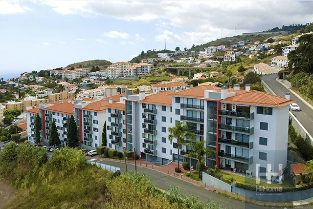 Apartamento T2 para Venda em Caniço Foto 3