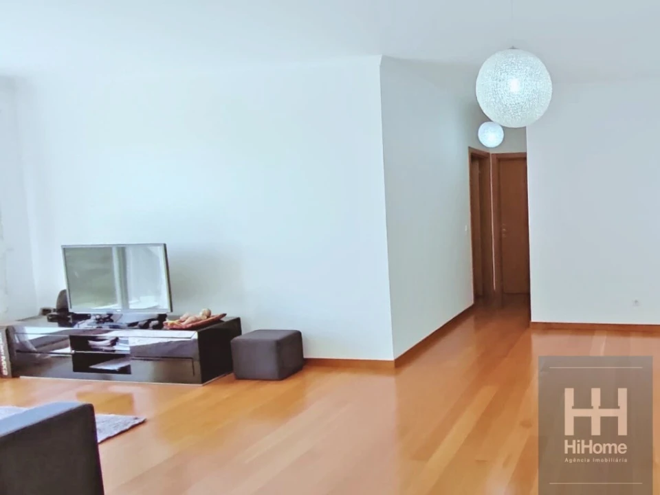 Apartamento T2 para Venda em Caniço Foto 6