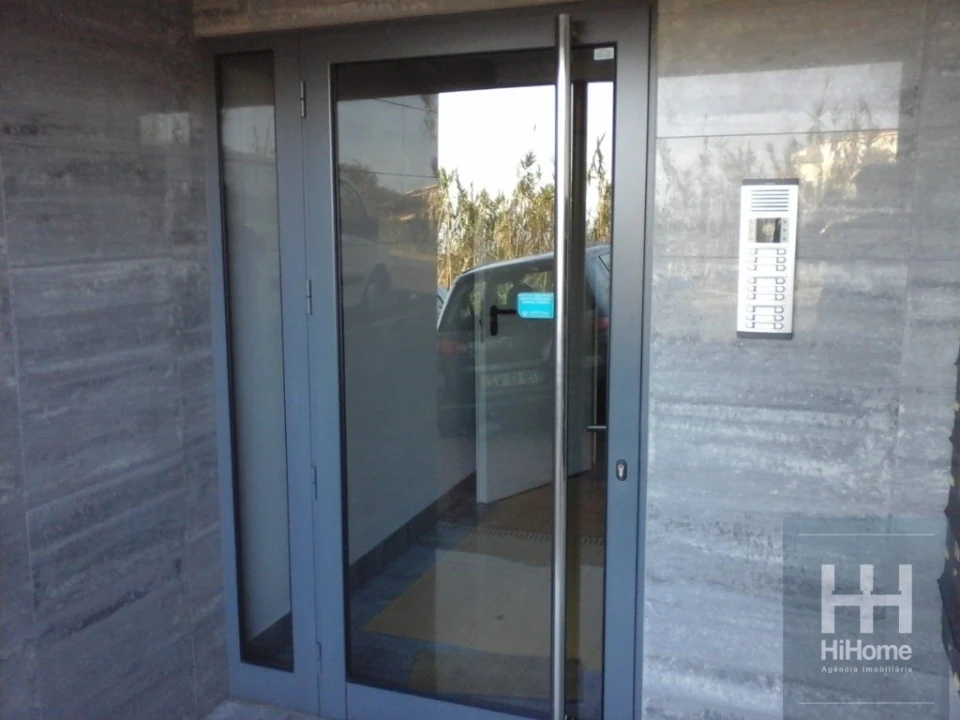 Apartamento T2 para Venda em Caniço Foto 26