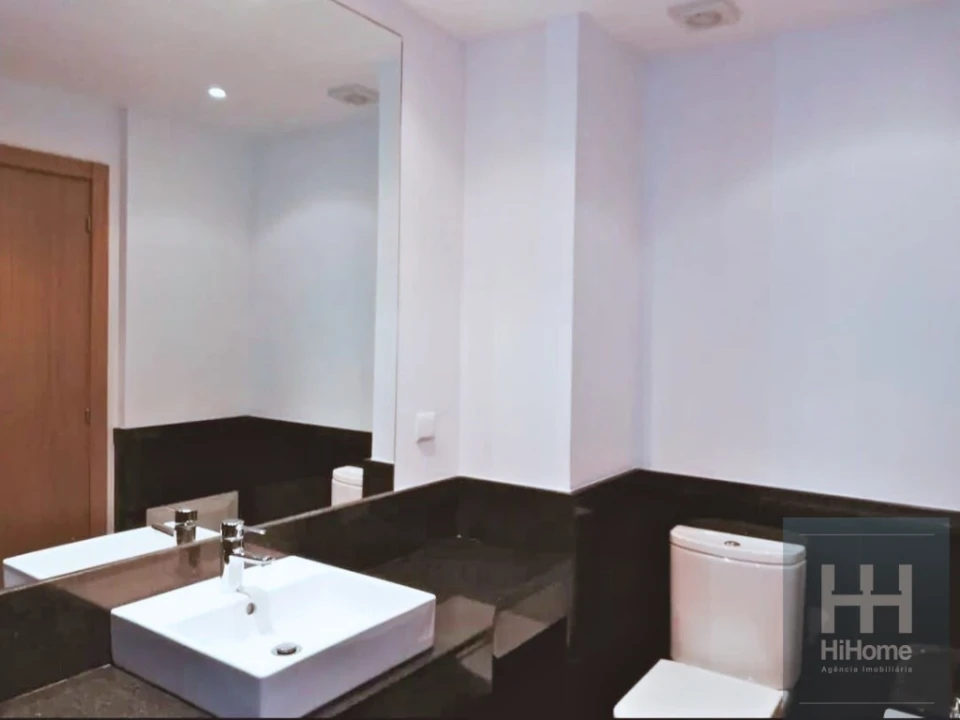 Apartamento T2 para Venda em Caniço Foto 19