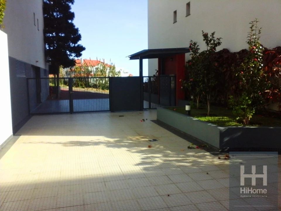 Apartamento T2 para Venda em Caniço Foto 27