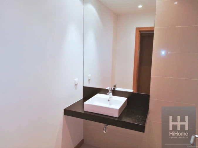 Apartamento T2 para Venda em Caniço Foto 21