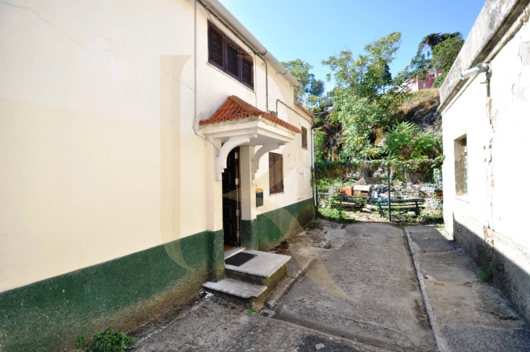 Moradia T2 para Venda em Campolide Foto 2