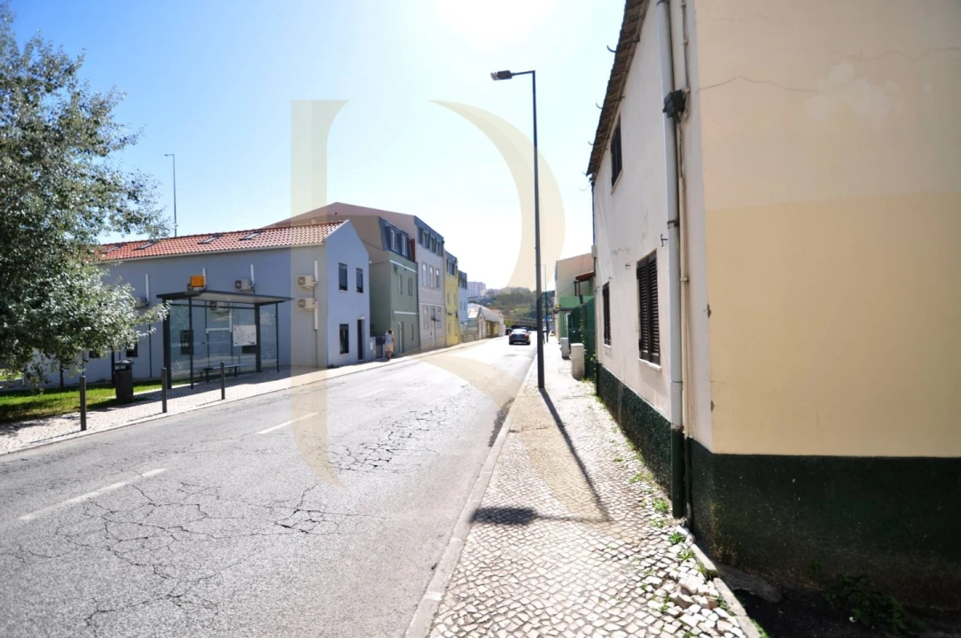 Moradia T2 para Venda em Campolide Foto 4
