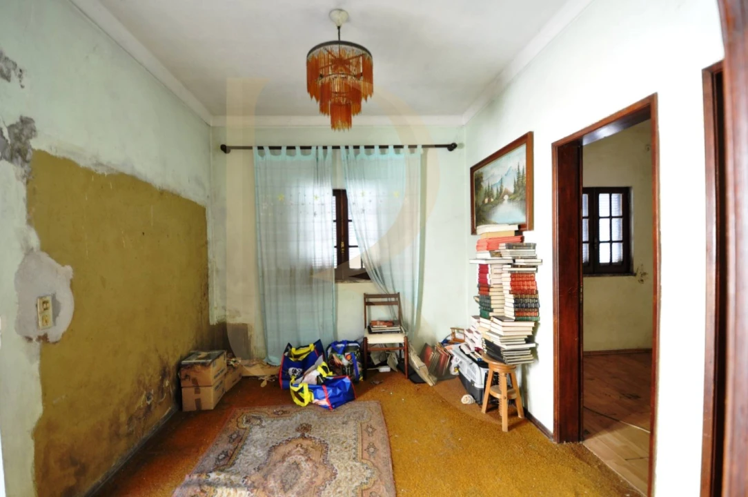 Moradia T2 para Venda em Campolide Foto 5
