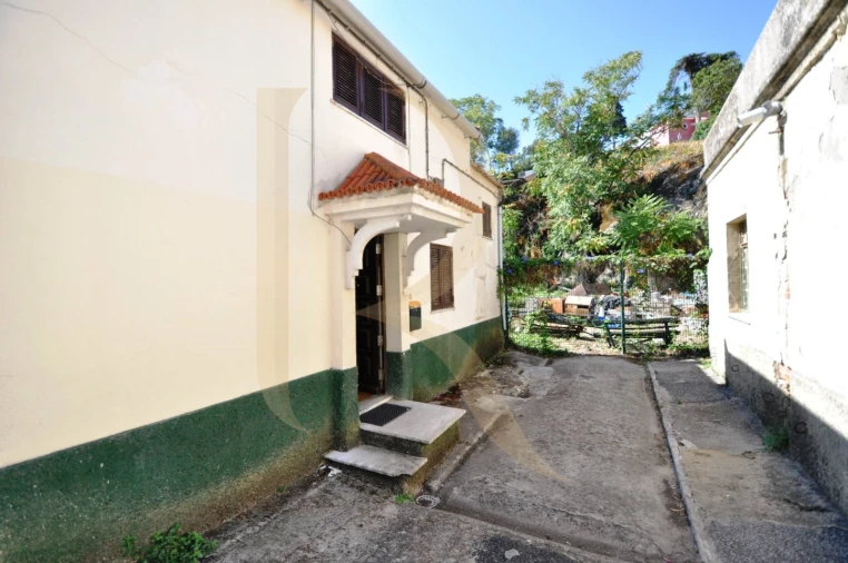 Moradia T2 para Venda em Campolide Foto 2