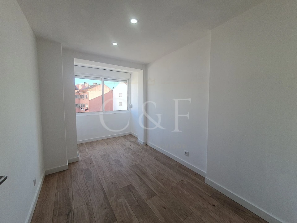 Apartamento T3 para Venda em Odivelas Foto 7