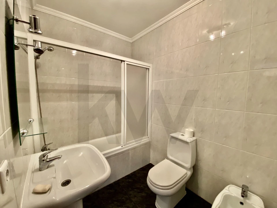 Apartamento T2 para Arrendamento em Arcozelo Foto 44