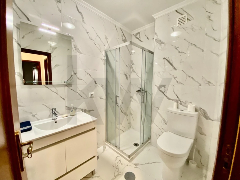 Apartamento T2 para Arrendamento em Arcozelo Foto 43