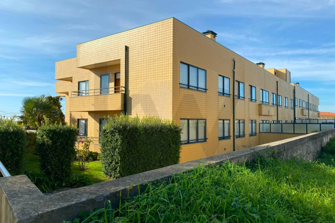 Apartamento T2 para Arrendamento em Arcozelo Foto 2