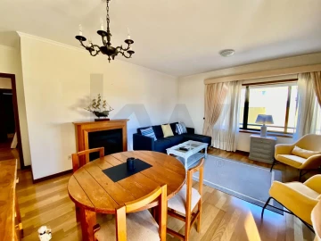 Apartamento T2 para Arrendamento em Arcozelo