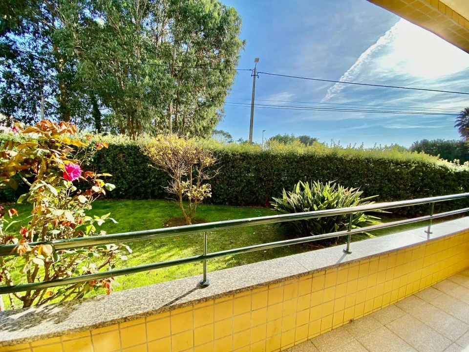 Apartamento T2 para Arrendamento em Arcozelo Foto 28