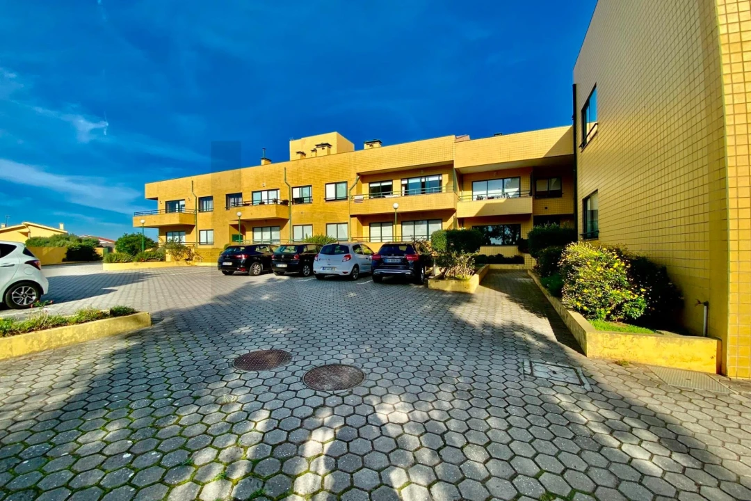 Apartamento T2 para Arrendamento em Arcozelo Foto 5