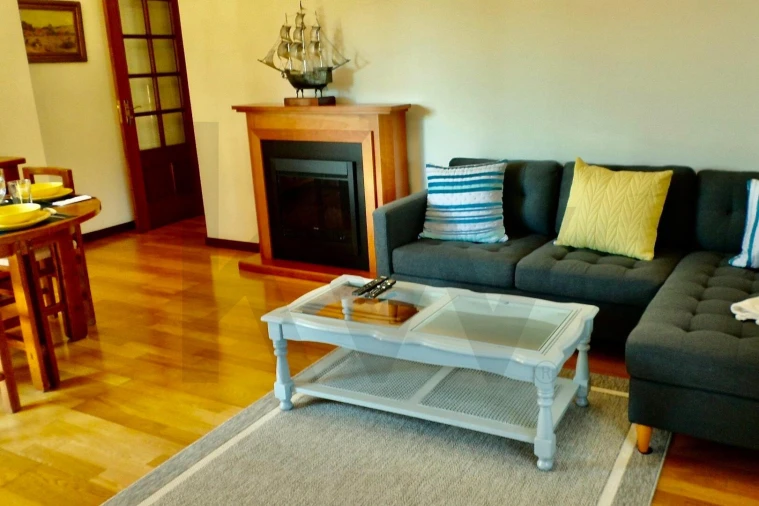 Apartamento T2 para Arrendamento em Arcozelo Foto 14