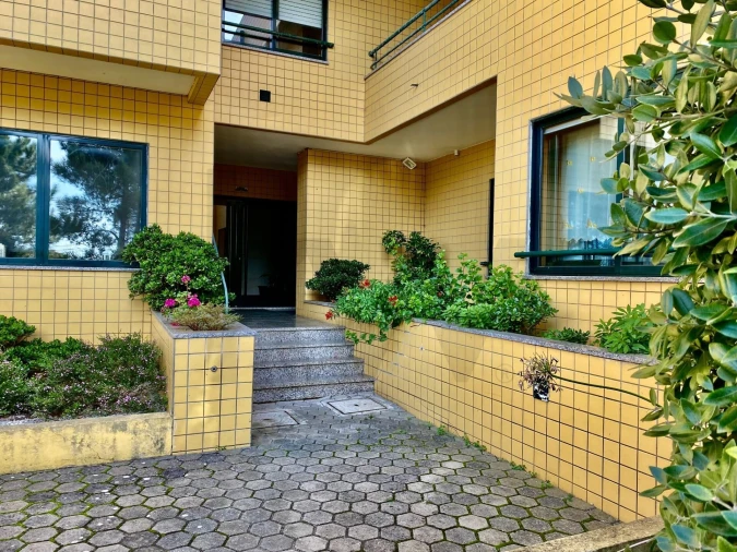 Apartamento T2 para Arrendamento em Arcozelo Foto 10
