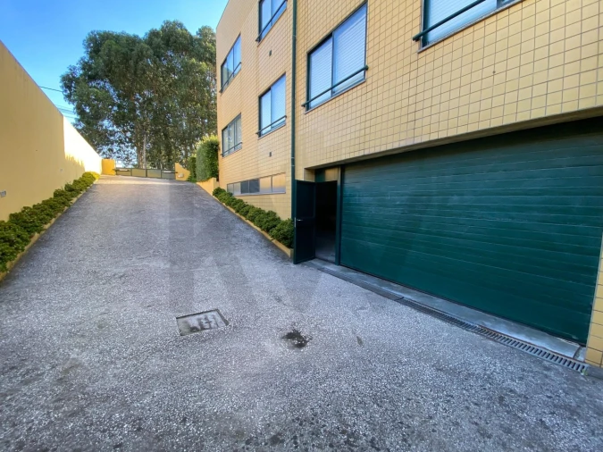 Apartamento T2 para Arrendamento em Arcozelo Foto 54