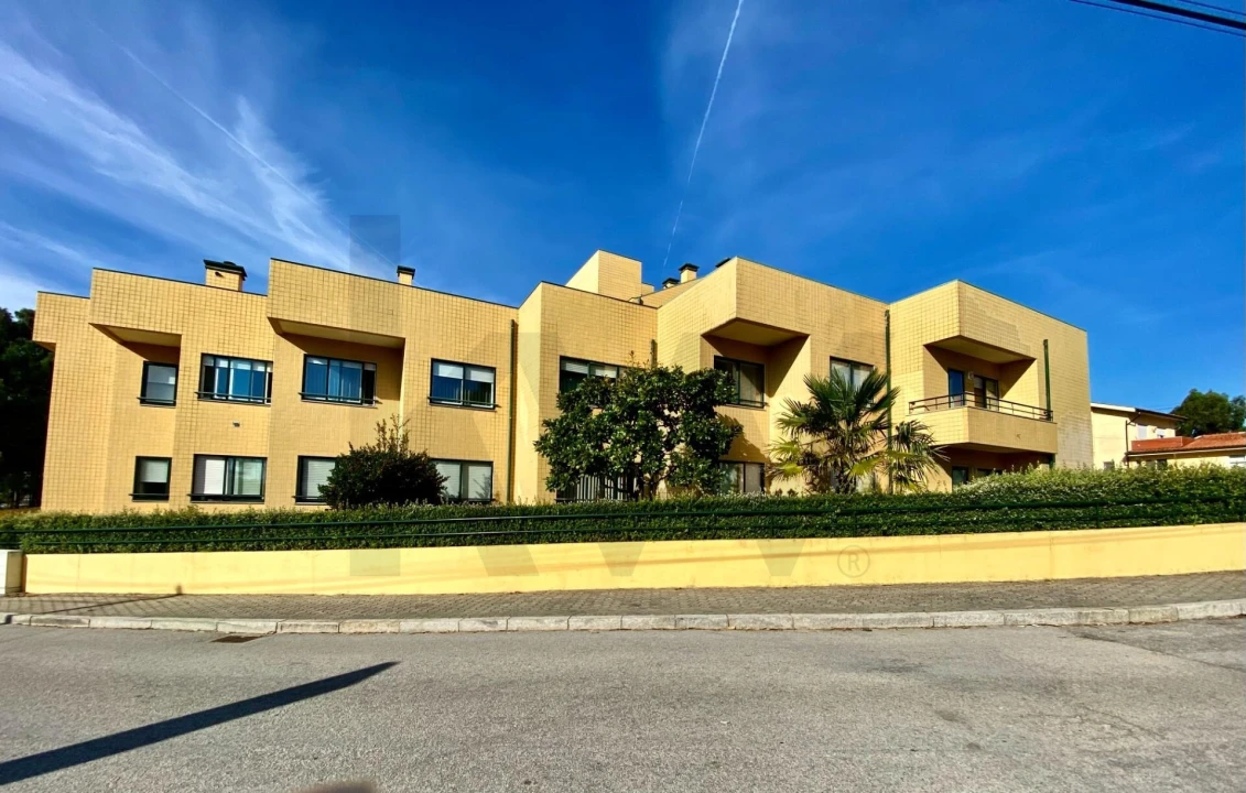 Apartamento T2 para Arrendamento em Arcozelo Foto 1