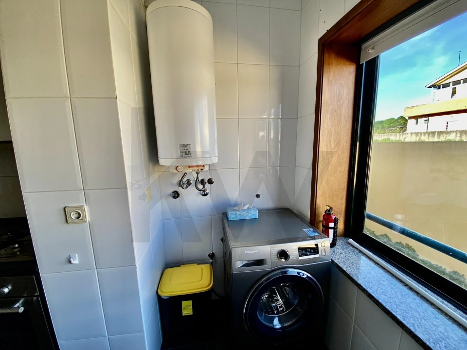 Apartamento T2 para Arrendamento em Arcozelo Foto 38