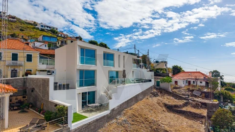 Moradia T3 para Venda em São Gonçalo