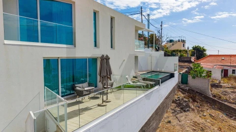 Moradia T3 para Venda em São Gonçalo