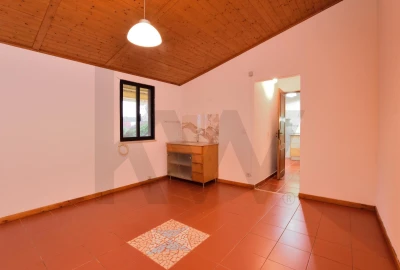 Moradia T7 para Venda em Corroios