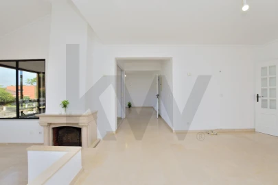 Moradia T7 para Venda em Corroios