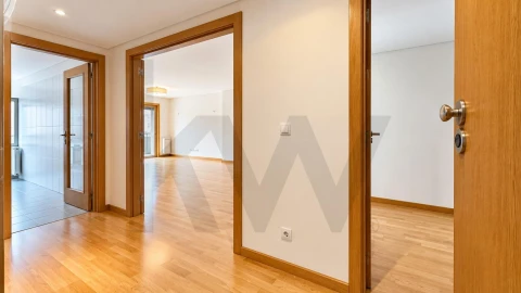 Apartamento T2 para Arrendamento em Paranhos