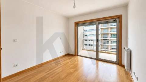 Apartamento T2 para Arrendamento em Paranhos