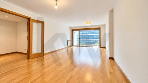 Apartamento T2 para Arrendamento em Paranhos