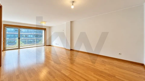Apartamento T2 para Arrendamento em Paranhos