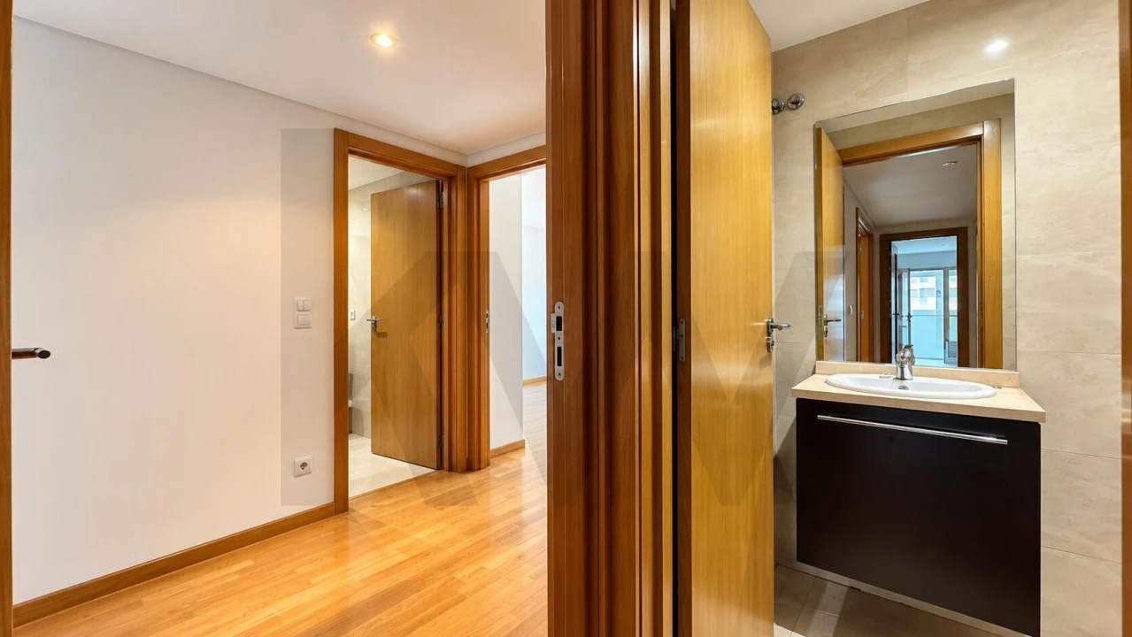 Apartamento T2 para Arrendamento em Paranhos Foto 10