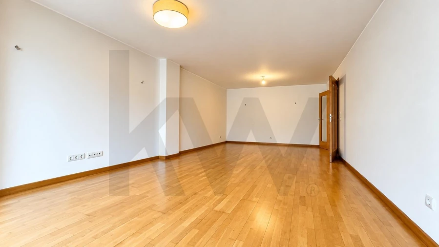 Apartamento T2 para Arrendamento em Paranhos Foto 11