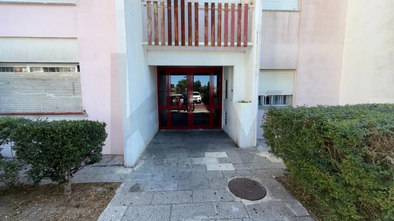 Apartamento T2 para Venda em Algueirão-Mem Martins Foto 14
