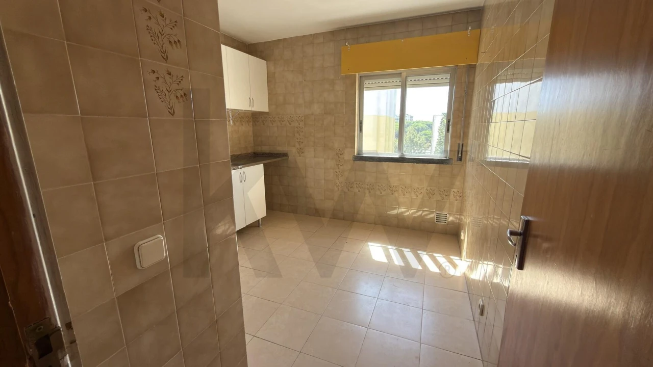 Apartamento T2 para Venda em Algueirão-Mem Martins Foto 5