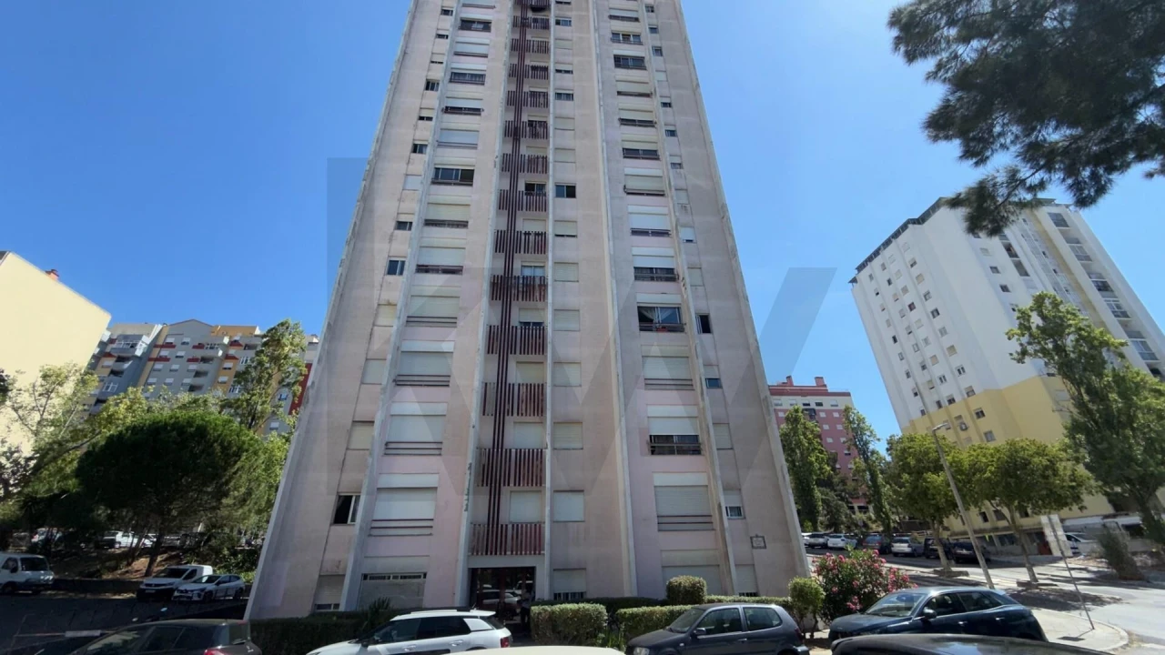 Apartamento T2 para Venda em Algueirão-Mem Martins Foto 17