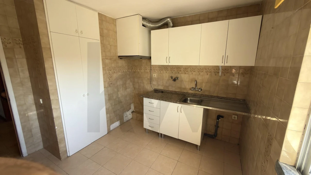 Apartamento T2 para Venda em Algueirão-Mem Martins Foto 6