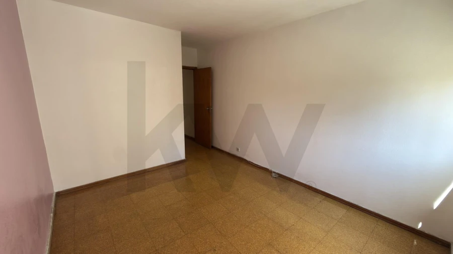 Apartamento T2 para Venda em Algueirão-Mem Martins Foto 13