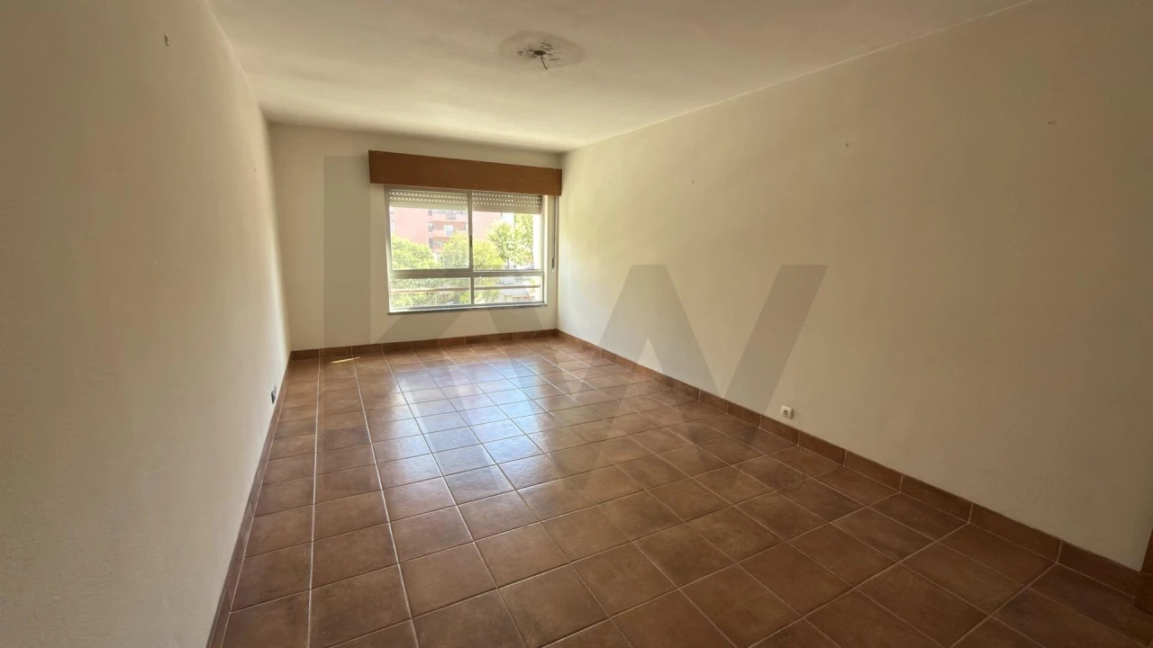 Apartamento T2 para Venda em Algueirão-Mem Martins Foto 3