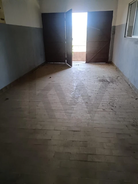 Armazém para Venda em Montes da Senhora