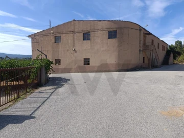 Armazém para Venda em Montes da Senhora