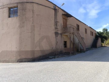 Armazém para Venda em Montes da Senhora