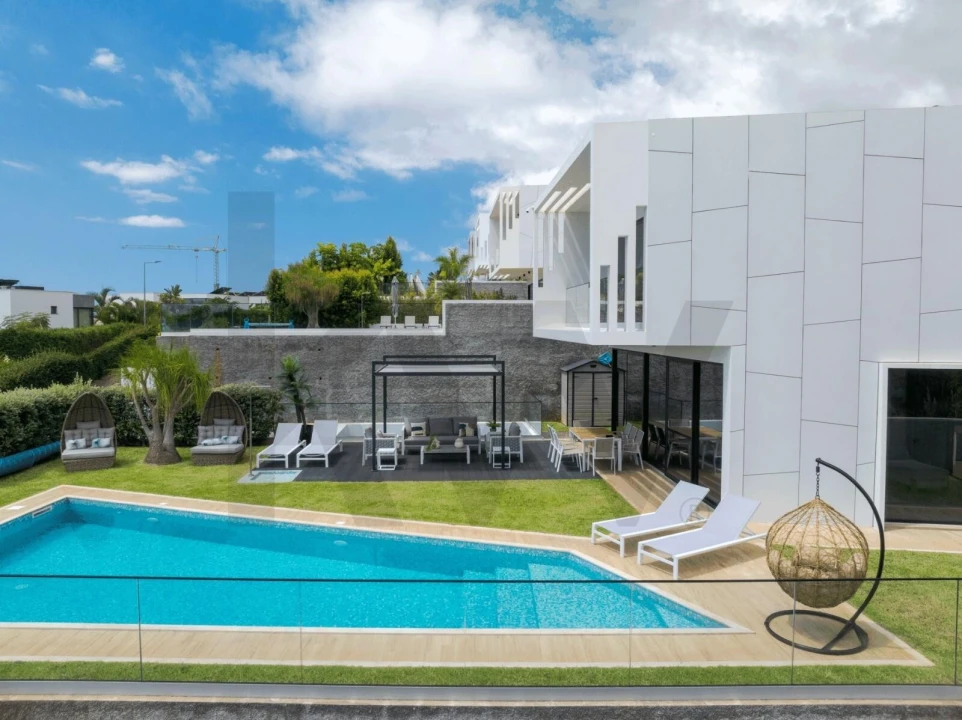 Moradia T4 para Venda em São Martinho Foto 1