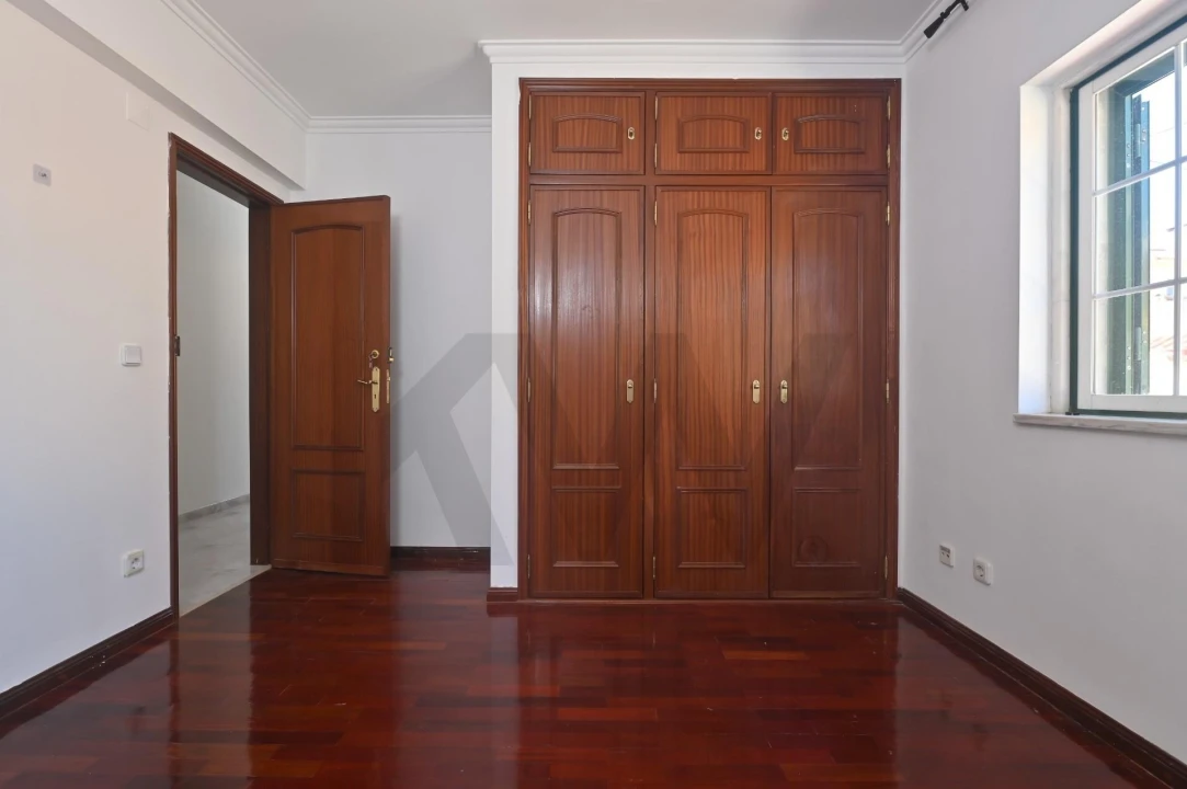 Apartamento T3 para Arrendamento em São Domingos de Rana Foto 11