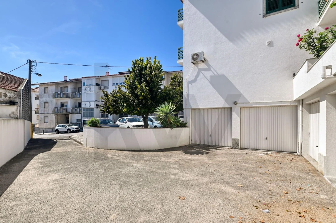 Apartamento T3 para Arrendamento em São Domingos de Rana Foto 30