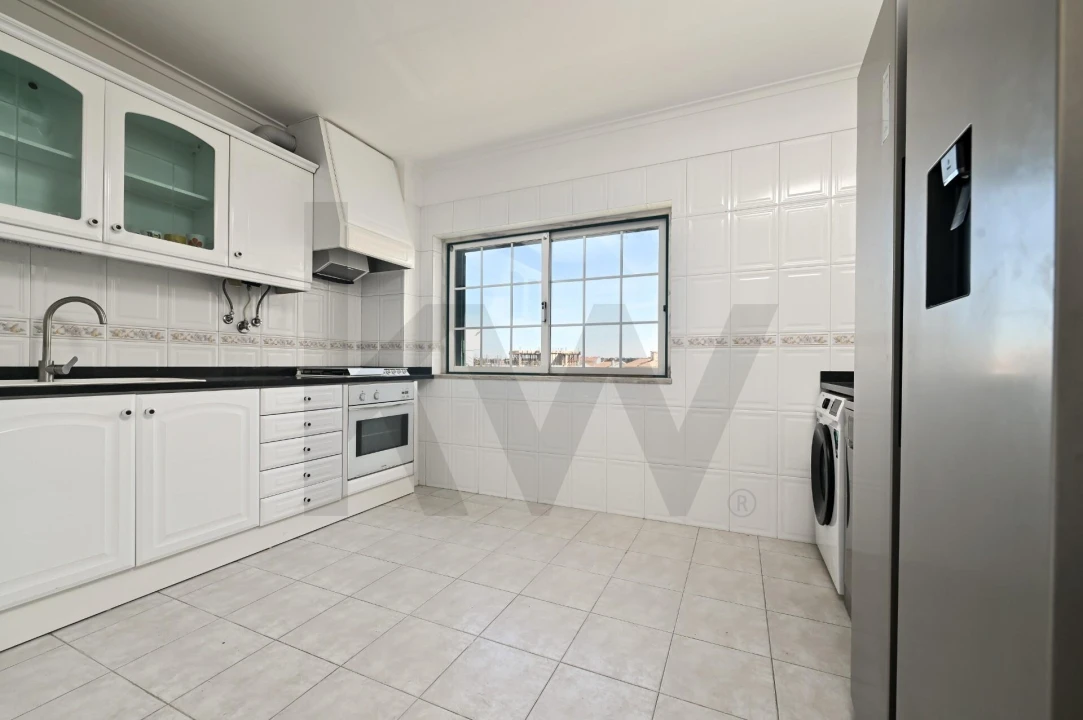 Apartamento T3 para Arrendamento em São Domingos de Rana Foto 19
