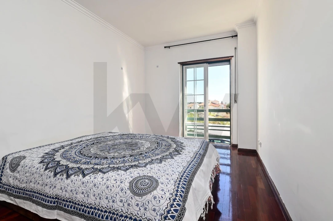 Apartamento T3 para Arrendamento em São Domingos de Rana Foto 8