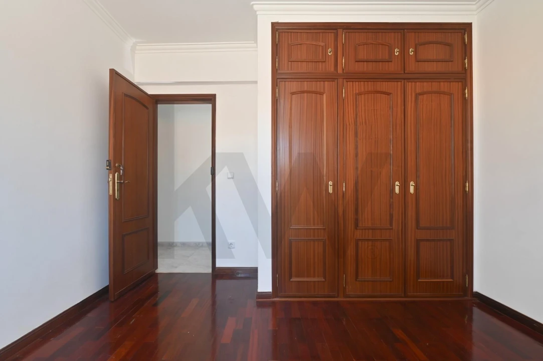 Apartamento T3 para Arrendamento em São Domingos de Rana Foto 14
