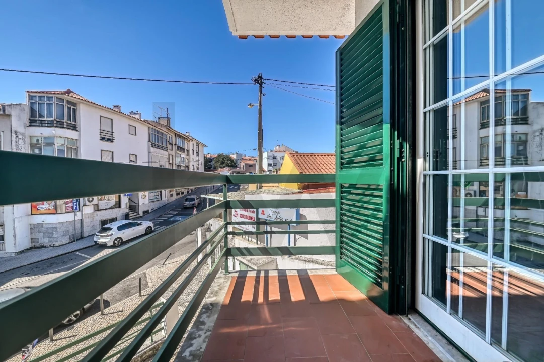 Apartamento T3 para Arrendamento em São Domingos de Rana Foto 25