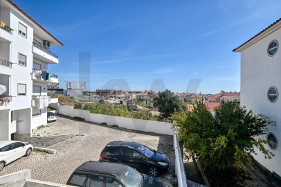 Apartamento T3 para Arrendamento em São Domingos de Rana