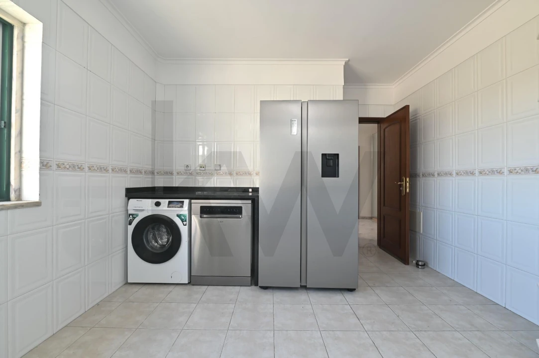 Apartamento T3 para Arrendamento em São Domingos de Rana Foto 21
